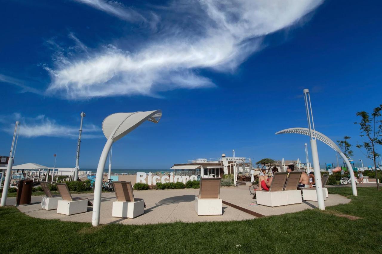 Residenza Alma Aparthotel Riccione Kültér fotó